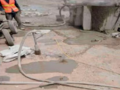 兴宾水泥混凝土路面板底注浆技术 路面脱空注浆整治方案